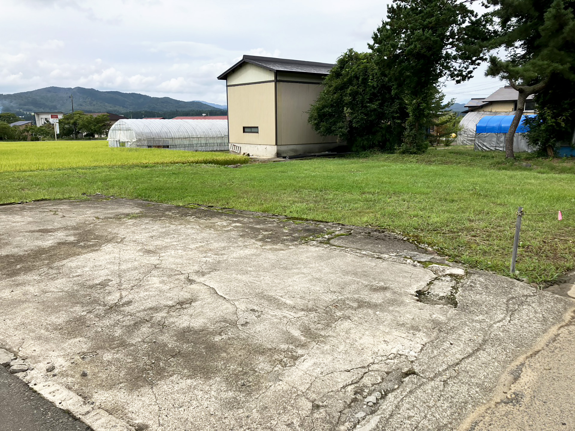 【サ26002】鳥海山を望む、ゆとりある土地
